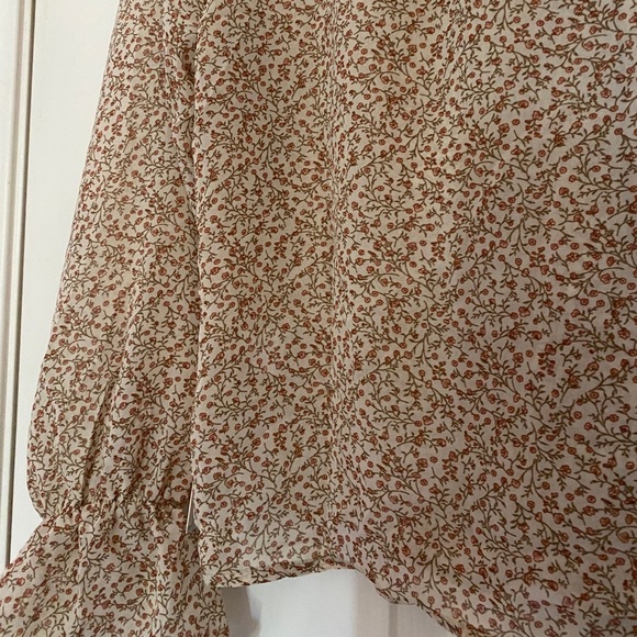 blouse - Picture 3 of 4